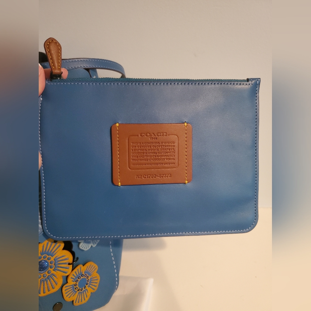 Coach ROGUE TOTE WITH BLUE LINKED TEA ROSE IN BLACK COPPER/RIVER - Picture 11 of 15